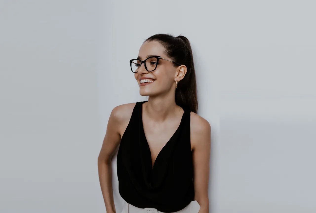 Jakie oprawki do okularów są teraz modne - trendy, które musisz znać